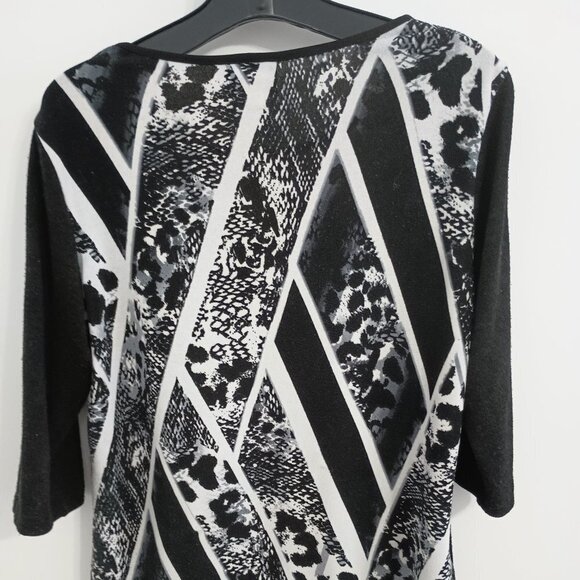 Cazza Petite print black knit sweater with faux leather on shoulders size XL - Picture 2 of 4